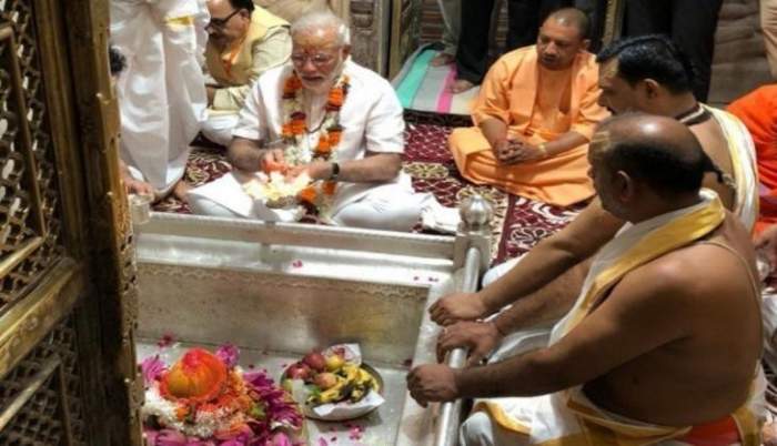Modi in Varanasi for thanksgiving visit, offers prayers at Kashi Vishwanath temple