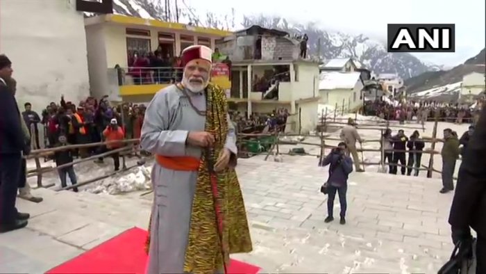 PM offers prayers at Kedarnath, to visit Badrinath Sunday