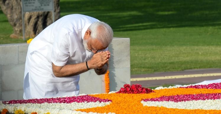Before taking oath second time, PM Modi begins day at Rajghat, Vajpayee’s memorial