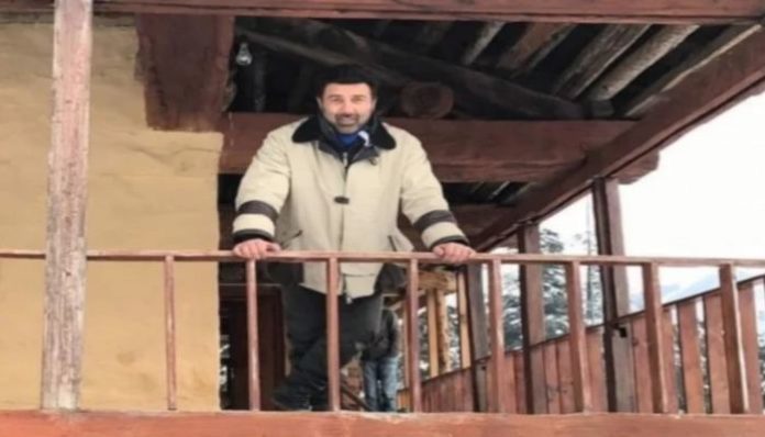 sunny-deol manali sunny-deol manali