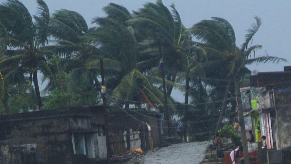 Cyclone Vayu weakens, crosses Kutch coast in Gujarat