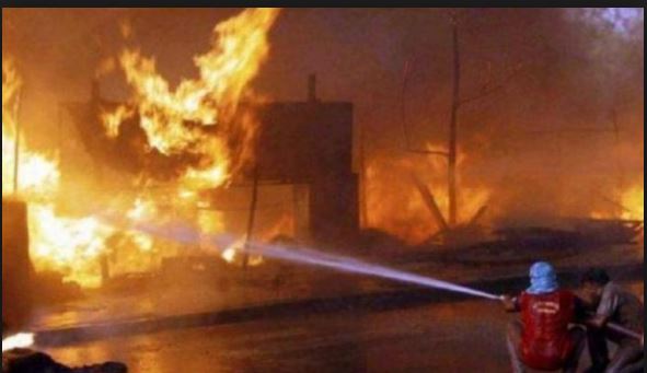 Delhi: Fire breaks out in a factory in Keshav Puram, 25 Fire tenders reached the spot