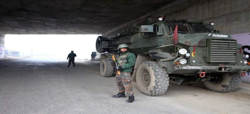 Army convoy targeted in J&K's Pulwama; Army terms it a failed attempt