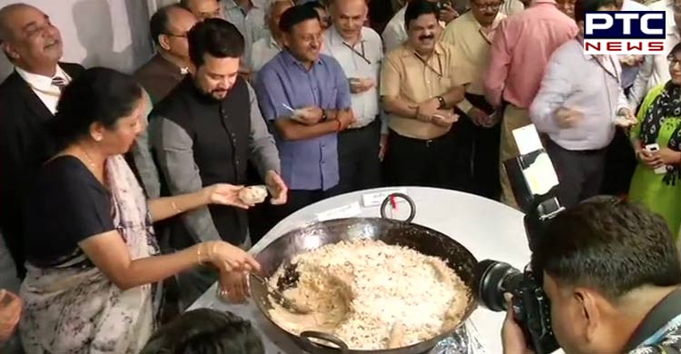 Pre-Budget Halwa Ceremony at Finance Ministry before Union Budget 2019-20
