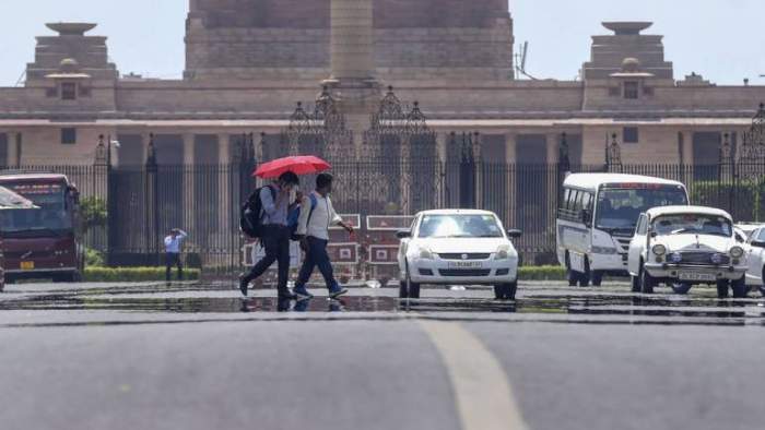 Dry conditions to push mercury up in Delhi