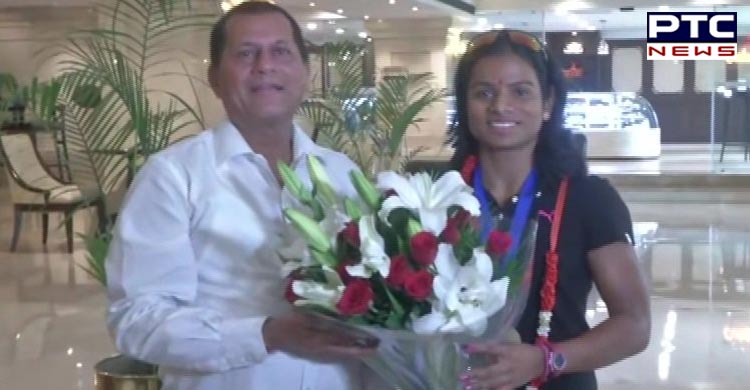 BJD MP Achyuta Samanta welcomes Sprinter Dutee Chand on her arrival in Delhi