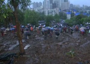 Mumbai 12 dead after wall collapses in Malad
