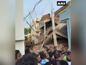 Chekkanoorani building collapses ,1 dead, 4 rescued