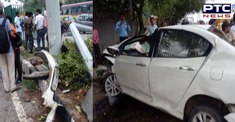Two Killed after speeding Honda City rammed into an electric pole