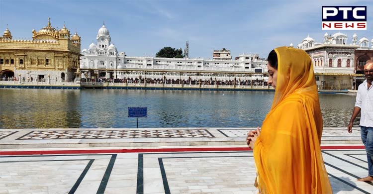 Harsimrat Kaur Badal, Sukhbir Singh Badal offer prayers at Golden Temple, Amritsar