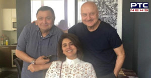 Rishi Kapoor perfect Aate Ka Phulkas at Anupam Kher apartment in New York