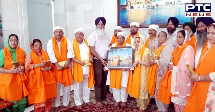 ਸੁਲਤਾਨਪੁਰ ਲੋਧੀ ਨਗਰ ਕੌਂਸਲ ਦੇ ਪ੍ਰਧਾਨ ਸਮੇਤ ਹੋਰ ਮੈਂਬਰ ਸਚਖੰਡ ਸ੍ਰੀ ਹਰਿਮੰਦਰ ਸਾਹਿਬ ਵਿਖੇ ਹੋਏ ਨਤਮਸਤਕ Sultanpur Lodhi Nagar Council President Including other members at Sri Harmandir Sahib