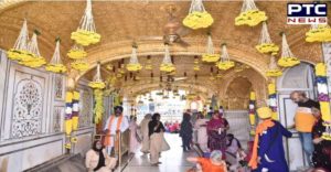Sri Harmandir Sahib , Sri Akal Takht Sahib And Gurudwara Baba Atal Rai Sahib Ji Flower decoration