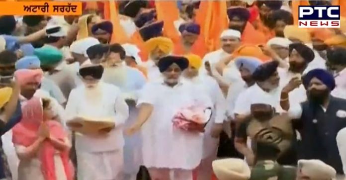 Sukhbir Singh Badal, Harsimrat Kaur Badal and other leaders welcome the International Nagar Kirtan coming from Sri Nankana Sahib Sukhbir Singh Badal, Harsimrat Kaur Badal and other leaders welcome the International Nagar Kirtan coming from Sri Nankana Sahib