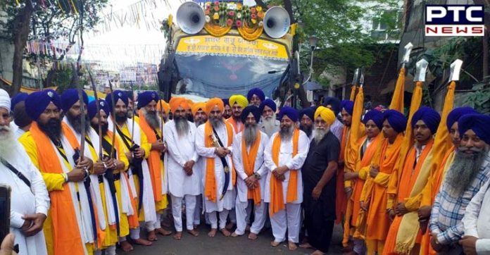 550th Parkash Purab: International Nagar Kirtan departs from Kolkata to Kharagpur, West Bengal 550th Parkash Purab: International Nagar Kirtan departs from Kolkata to Kharagpur, West Bengal