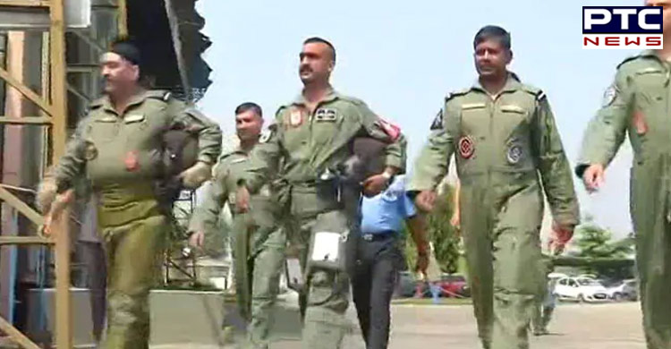 WATCH: IAF Chief Dhanoa, Wing Commander Abhinandan Varthaman fly MiG-21 together