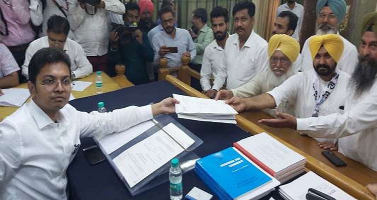 Punjab Bypolls: AAP candidate Mahinder Singh Kachoora files nomination from Jalalabad