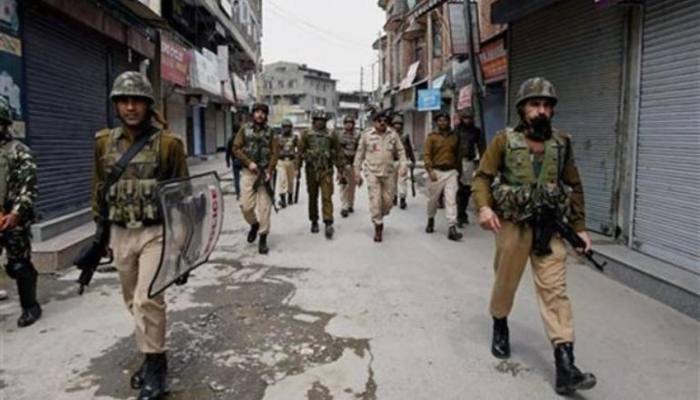 जम्मू कश्मीर : लोगों को डरा-धमका दहशत फैलाने की कोशिश कर रहे 8 आतंकी गिरफ्तार