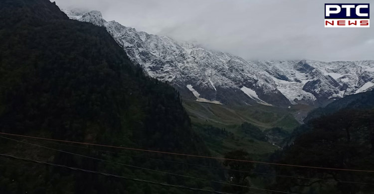 Himachal Pradesh: Kullu, Manali receives fresh snowfall