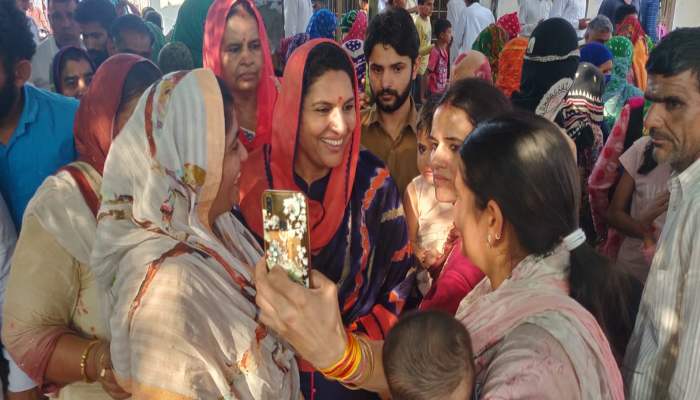 BJP ने किसानों के हितों से किया खिलवाड़, चुनाव में जनता देगी जवाब : नैना चौटाला