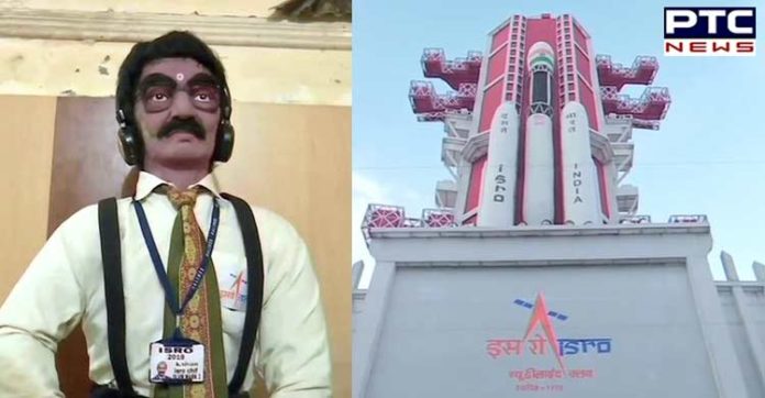 Chadrayaan-2-inspired 100-feet tall Durga Puja pandal spotted in Varanasi Chadrayaan-2-inspired 100-feet tall Durga Puja pandal spotted in Varanasi