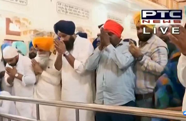 SAD leader Bikram Singh Majithia offers prayers in Sultanpur Lodhi