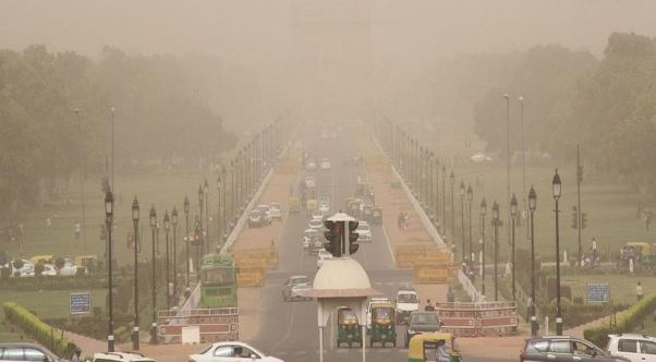 Delhi Air Quality reaches 'hazardous' category again, AQI recorded at 346