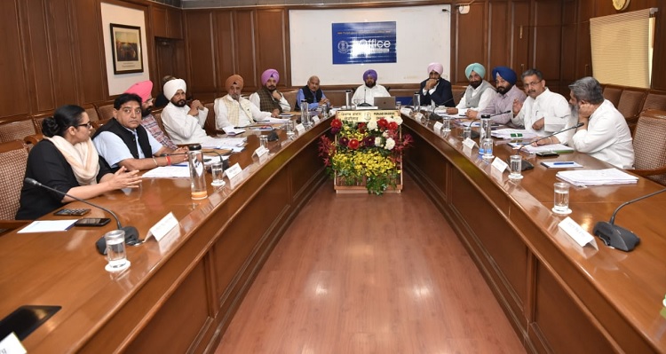 Punjab goes totally Hi-tech as Captain Amarinder Singh launches E-office for electronic file movement
