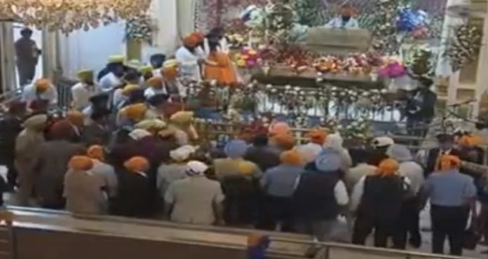 550th Parkash Purb: President Ram Nath Kovind pays obeisance at Ber Sahib Gurudwara in Sultanpur Lodhi 550th Parkash Purb: President Ram Nath Kovind pays obeisance at Ber Sahib Gurudwara in Sultanpur Lodhi