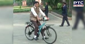Delhi: BJP MP Manoj Tiwari And Mansukh Mandaviya reached the Parliament riding a bicycle