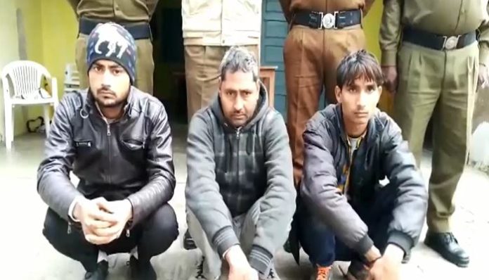 Three arrested with children's entertainment notes Three arrested with children's entertainment notes