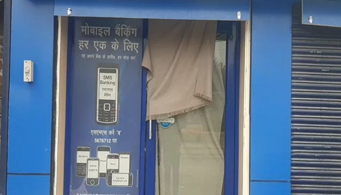 thieves took away ATM in Karnal of Haryana thieves took away ATM in Karnal of Haryana