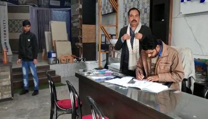 Loot at Gunpoint in Gurugram Loot at Gunpoint in Gurugram