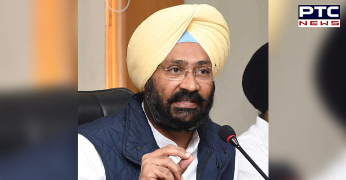 ਜਦੋਂ ਤੱਕ ਸੂਬੇ ਦੇ ਕਰਮਚਾਰੀਆਂ ਨੂੰ ਤਨਖਾਹਾਂ ਨਹੀਂ ਮਿਲਦੀਆਂ, ਮੰਤਰੀਆਂ, ਸਲਾਹਕਾਰਾਂ ਅਤੇ ਚੇਅਰਪਰਸਨਾਂ ਦੇ ਸਾਰੇ ਲਾਭ ਹੋਣੇ ਚਾਹੀਦੇ ਹਨ ਬੰਦ : ਸ਼੍ਰੋਮਣੀ ਅਕਾਲੀ ਦਲ SAD says all benefits to Ministers, Advisors and Chairpersons should be stopped till such time salaries were paid regularly to State employees