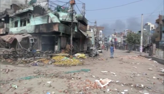दिल्ली हिंसा: उत्तर-पूर्वी दिल्ली के इलाकों भारी पुलिस फोर्स तैनात, केजरीवाल ने की ये अपील