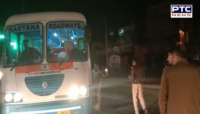 Haryana News | Car rider pelted stones at Haryana Roadways bus Haryana News | Car rider pelted stones at Haryana Roadways bus