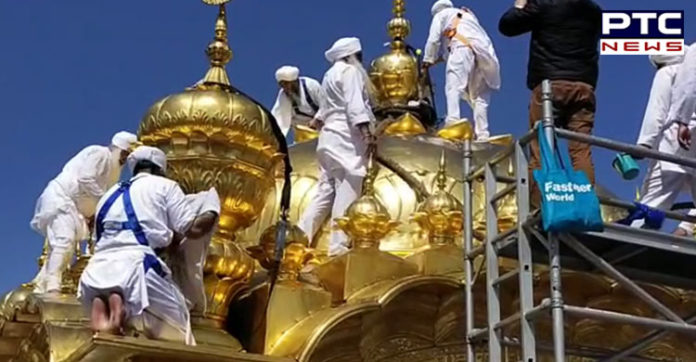 ਸੱਚਖੰਡ ਸ੍ਰੀ ਹਰਿਮੰਦਰ ਸਾਹਿਬ ਦੇ ਗੁਬੰਦ ਉੱਪਰ ਲੱਗੇ ਸੋਨੇ ਦੀ ਧੁਆਈ ਦੀ ਕਾਰ ਸੇਵਾ ਆਰੰਭ Golden Temple sewa Start on the cleaning the gold plating In Amritsar
