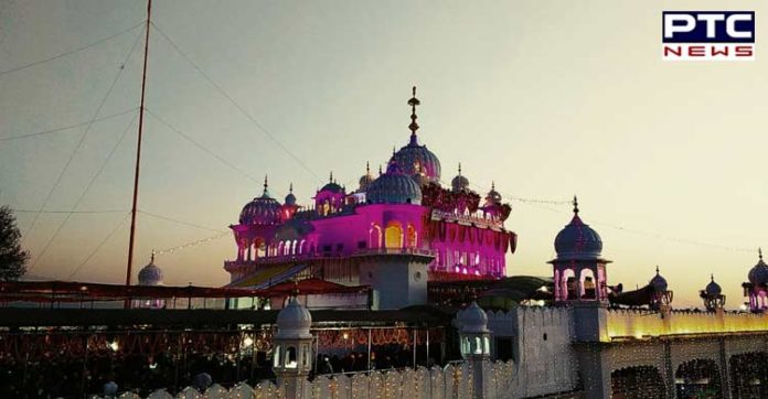 ਖਾਲਸੇ ਦੀ ਜਨਮ ਭੂਮੀ ਵਿਖੇ ਹੋਲੇ-ਮਹੱਲੇ ਦੇ ਦੂਜੇ ਦਿਨ ਲੱਗੀਆਂ ਰੌਣਕਾਂ,ਦੇਖੋ ਸਜਾਵਟ ਦਾ ਅਲੌਕਿਕ ਦ੍ਰਿਸ਼ (ਤਸਵੀਰਾਂ) Hola Mohalla 2020: Sikh Sangta celebrated second day Hola Mohalla Takht Sri Keshgarh Sahib in Anandpur
