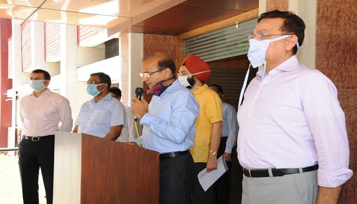 पुलिस मुख्यालय में मनाया गया आतंकवाद विरोधी दिवस, डीजीपी ने दिलाई शपथ