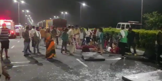 पानीपत में बड़ा हादसा: फ्लाईओवर पर पलटी 60 यात्रियों से भरी बस