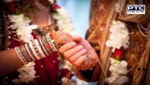 Bride -groom : jdo lada braat le ke sohre ghar puja ta ladi frar