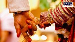 Bride -groom : jdo lada braat le ke sohre ghar puja ta ladi frar
