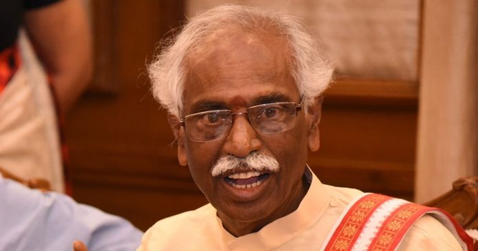 Governor seeks help of PGIMER, Chandigarh in combating COVID-19 Governor seeks help of PGIMER, Chandigarh in combating COVID-19