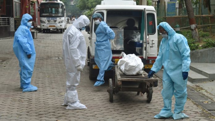 कोरोना वायरस: भारत में मृत्यु दर पहली बार 2.5% से नीचे आई