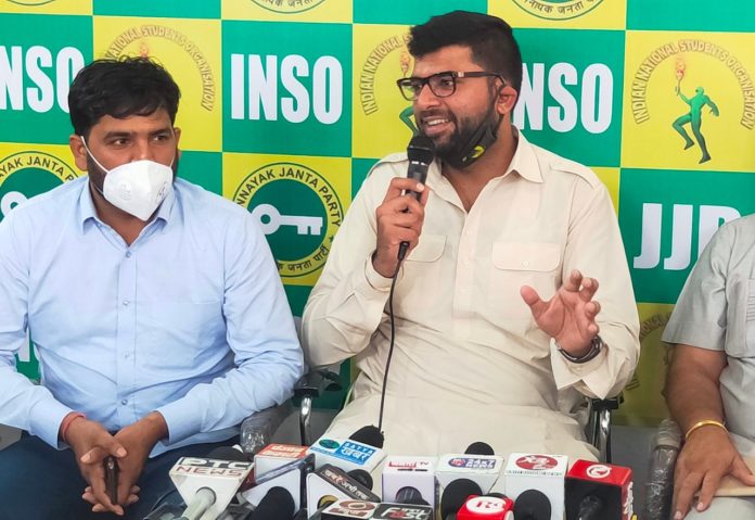 Coalition govt gave strong message against corrupt officials Digvijay Chautala (1) Coalition govt gave strong message against corrupt officials Digvijay Chautala