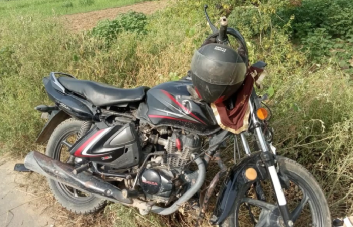 Six Passengers on Bike Two Killed in Road Accident Six Passengers on Bike | Two Killed in Road Accident