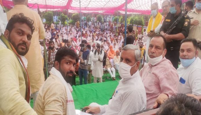 Agriculture Minister postponed foundation stone laying program of Bichpadi village Agriculture Minister postponed foundation stone laying program of Bichpadi village