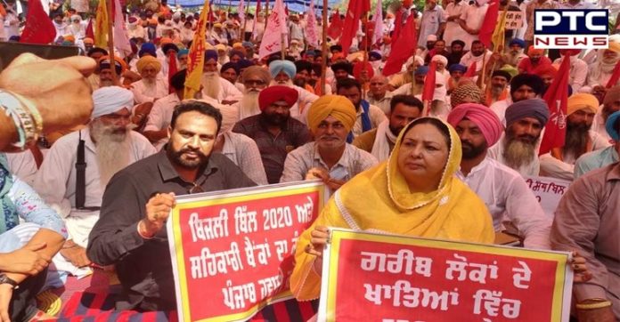 ਫ਼ਿਲਮ ਅਦਾਕਾਰਾ ਅਨੀਤਾ ਦੇਵਗਨ ਤੇ ਹਰਦੀਪ ਗਿੱਲ ਖੇਤੀ ਆਰਡੀਨੈਂਸਾਂ ਖ਼ਿਲਾਫ਼ਕਿਸਾਨਾਂ ਦੇ ਧਰਨੇ 'ਚ ਪਹੁੰਚੇ