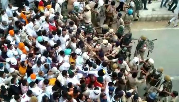 Farmers Bharat Bandh Police Deployed to Maintain Law and order (1) Farmers Bharat Bandh Police Deployed to Maintain Law and order
