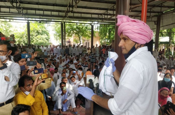 Govt engaged in retrenchment instead of giving employment says Deepender Hooda (1) Govt engaged in retrenchment instead of giving employment says Deepender Hooda
